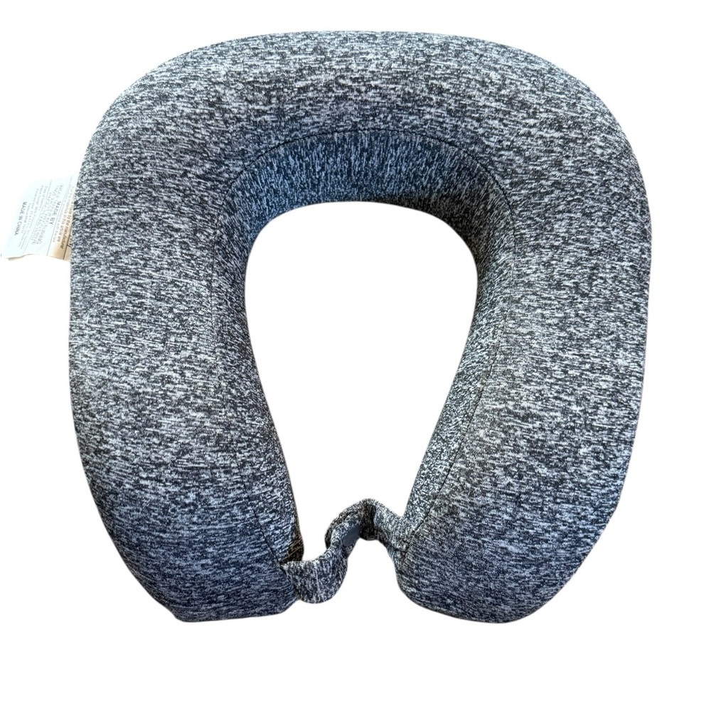Swiss Tech Cool Touch Memory Foam Neck Pillow in heathered gray NWOT